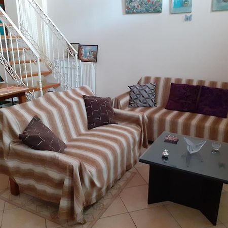 Tzil Home Kyparissia Buitenkant foto