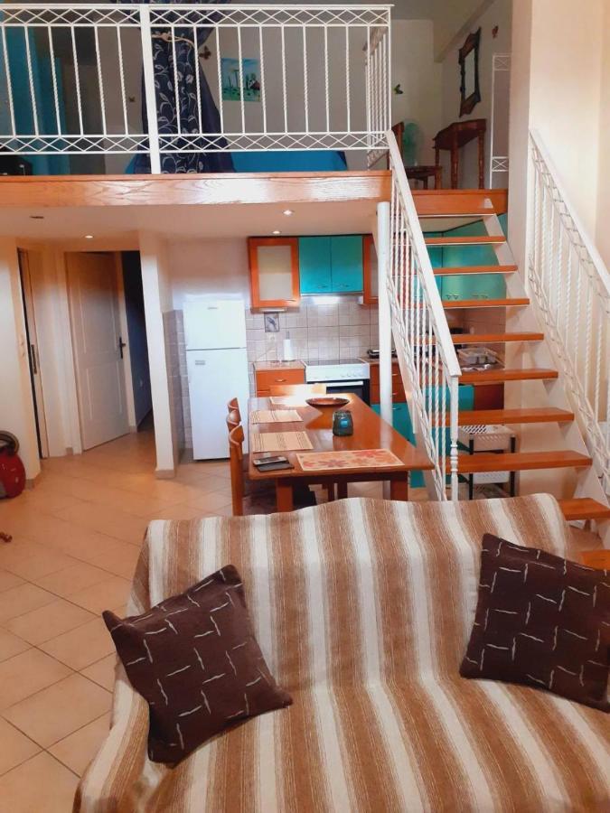 Tzil Home Kyparissia Buitenkant foto