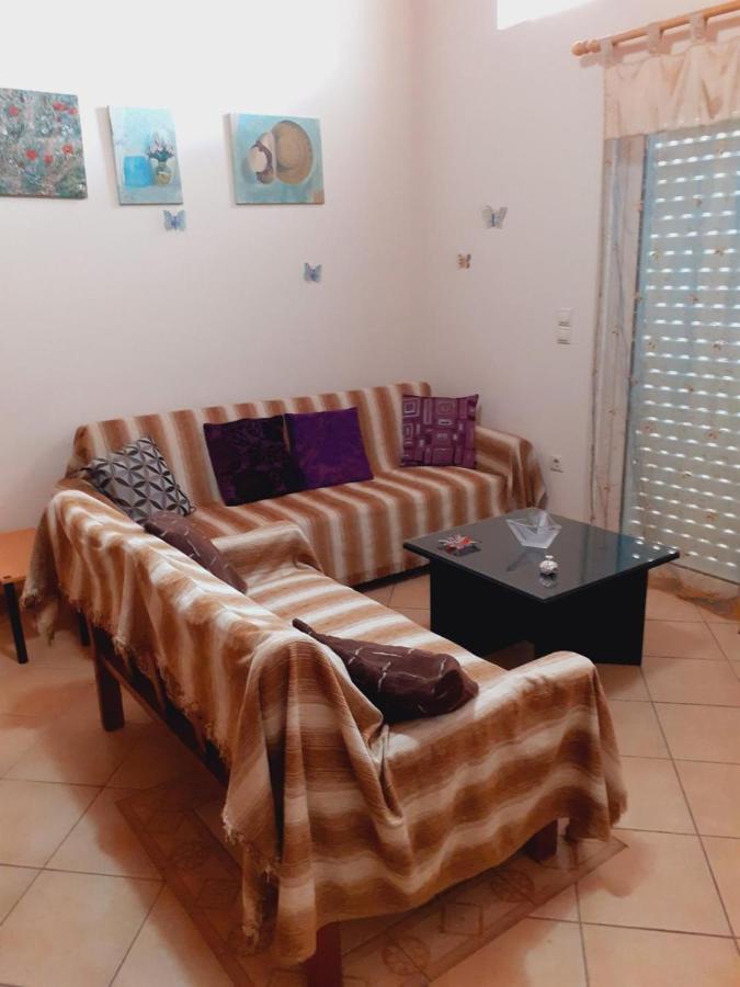 Tzil Home Kyparissia Buitenkant foto