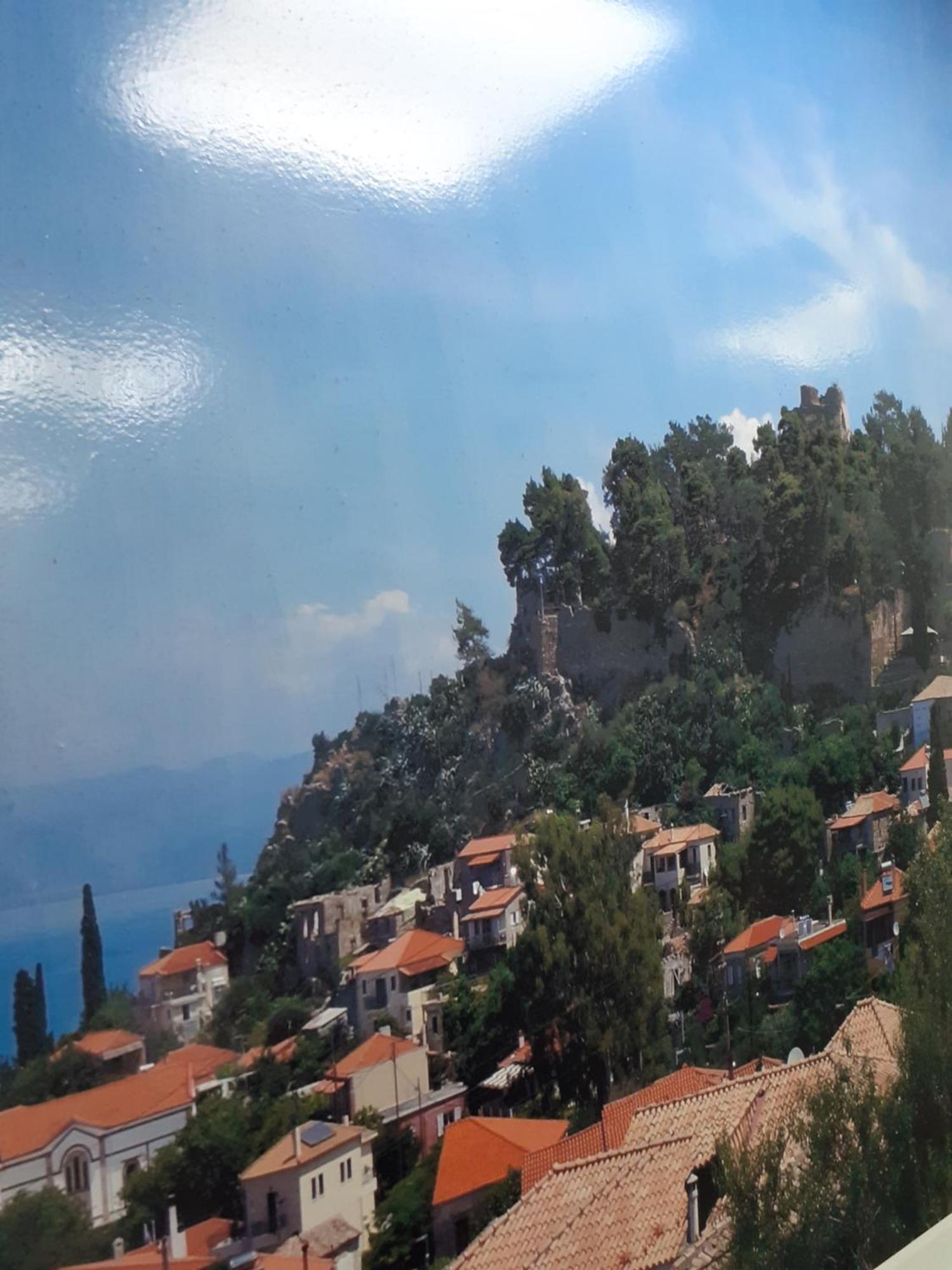 Tzil Home Kyparissia Buitenkant foto