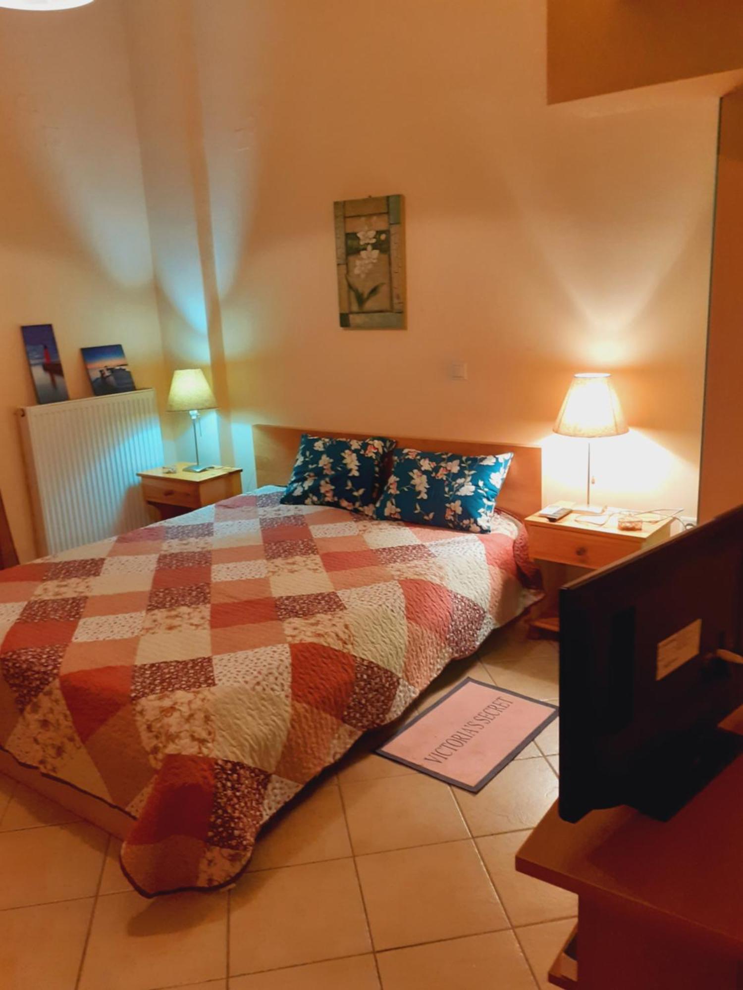 Tzil Home Kyparissia Buitenkant foto