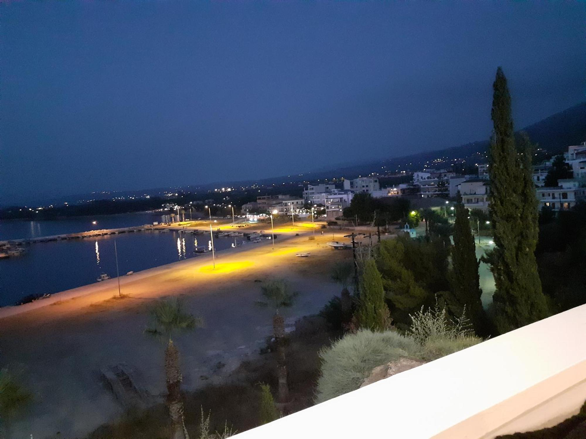 Tzil Home Kyparissia Buitenkant foto